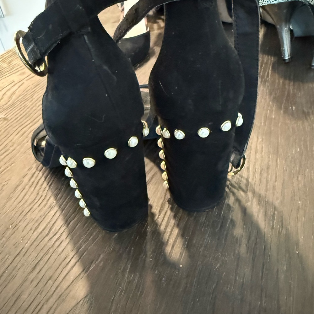 Forever 21 Black Heels Classic Design